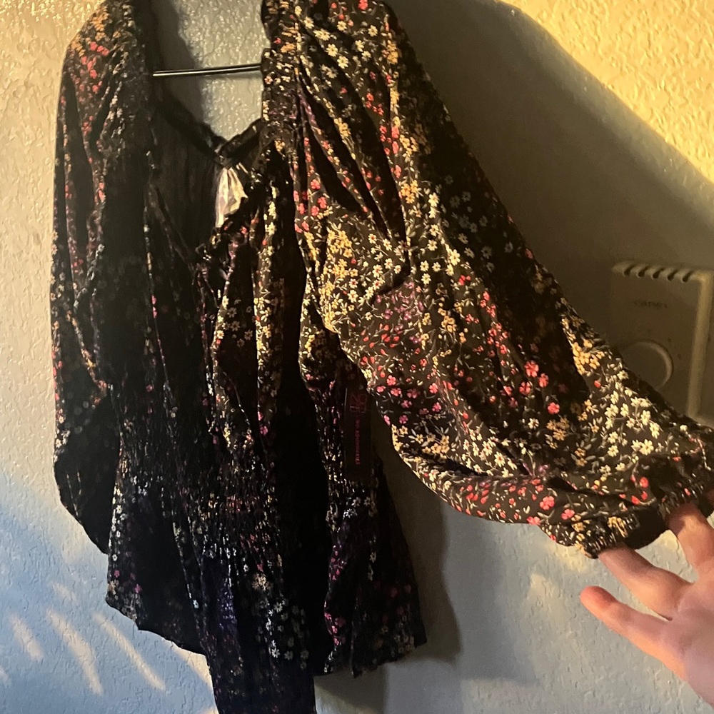 No Boundaries 100% Rayon Black Floral Rouched Waist Peasant Blouse Top women XXL - Picture 11 of 17